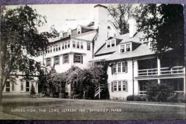 Black and white photo of the Lord Jeffery Inn