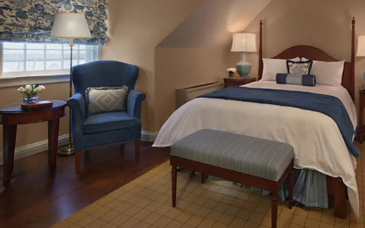 Accommodations Queen Room